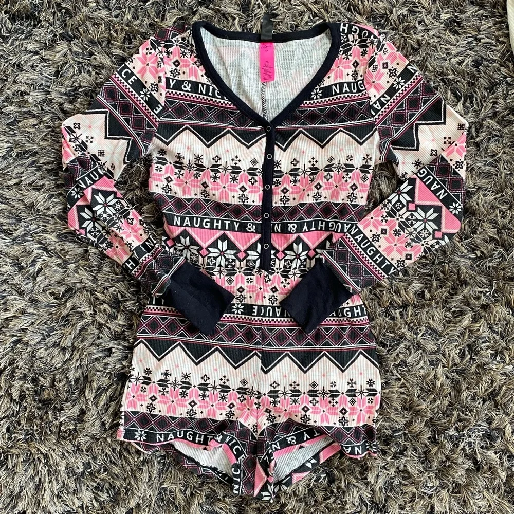 ✨2 for 1✨ One Piece Lounge Wear (SIZE S) - Picture 1 of 8